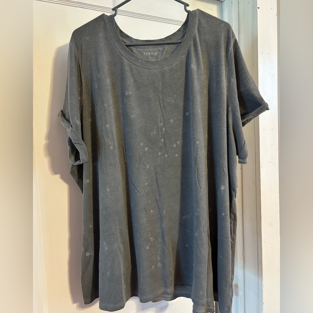 Torrid Relaxed Fit Gray Tee with cuffed sleeves